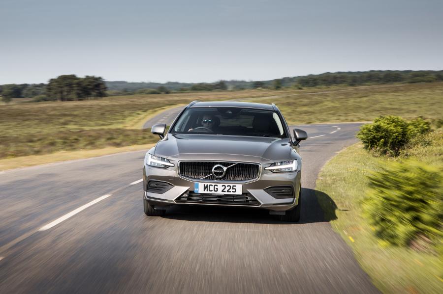  Volvo V60 D4 Momemtum 2018 года  (UK) (фото 40 из 40)